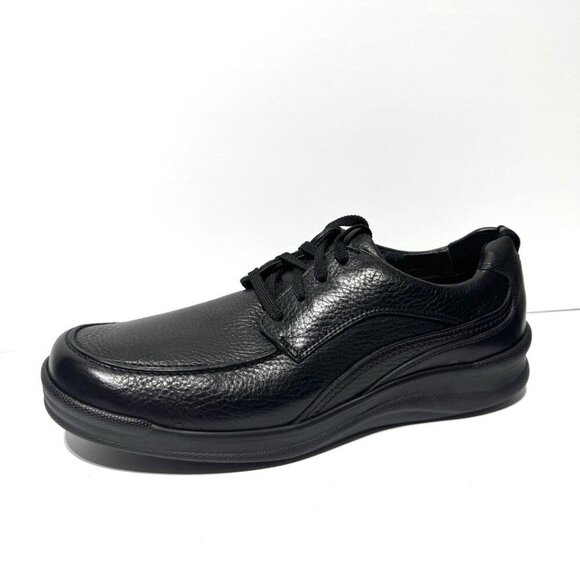 Athletic_Shoes